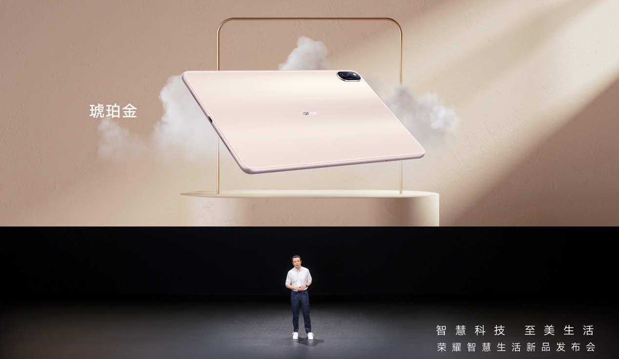 屏幕上有個電視

中度可信度描述已自動生成