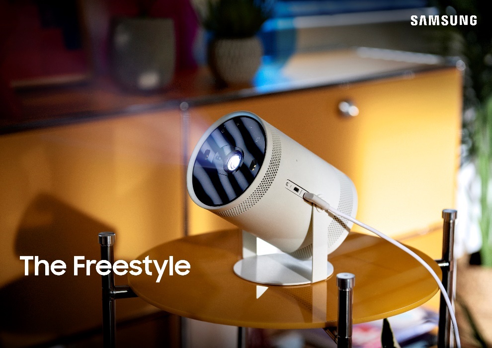 A microphone on a stand

Description automatically generated with low confidence
