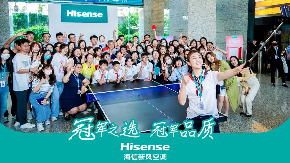 一群人在跳舞

中度可信度描述已自動生成