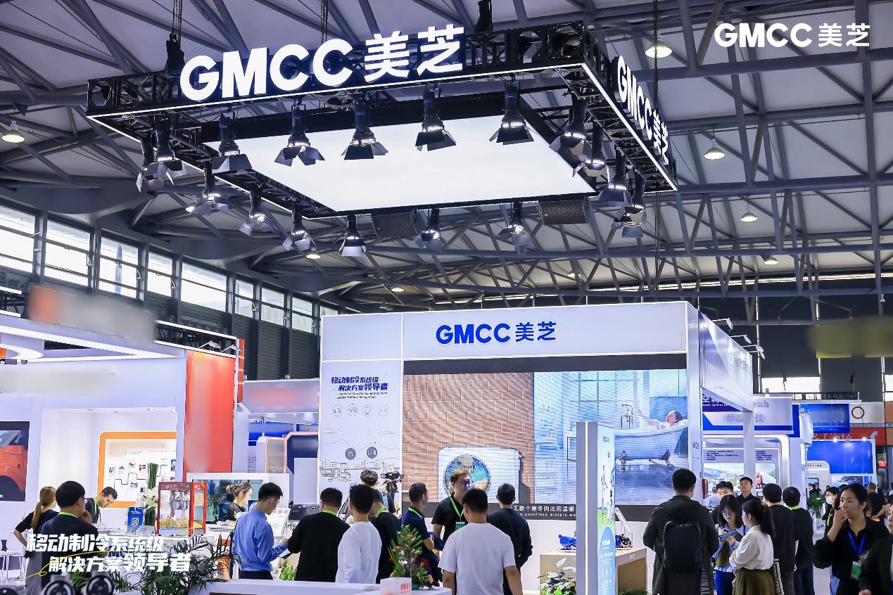 許多人在商店里

描述已自動生成